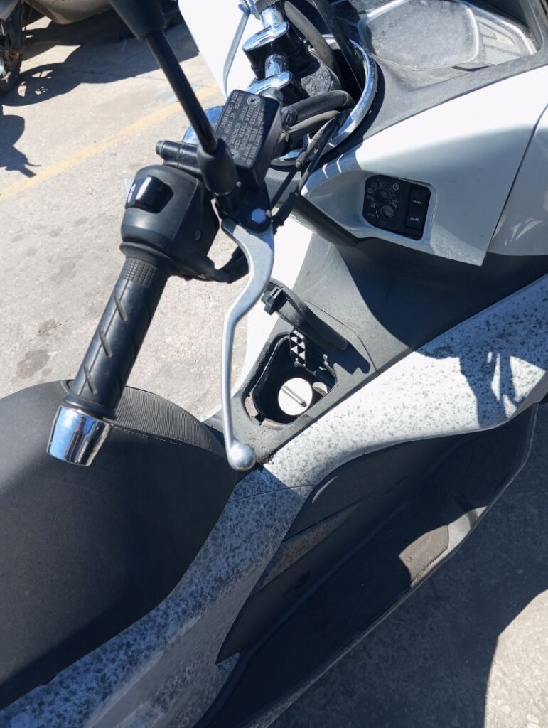 MANETA DERECHA 1561627