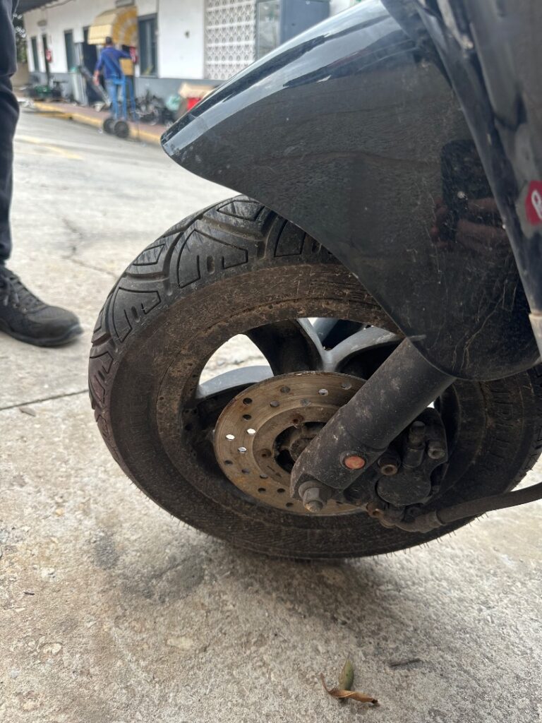 LLANTA DELANTERA 1694875