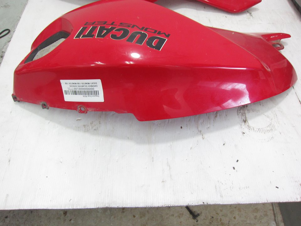 CARENADO DELANTERO DERECHO 1007731