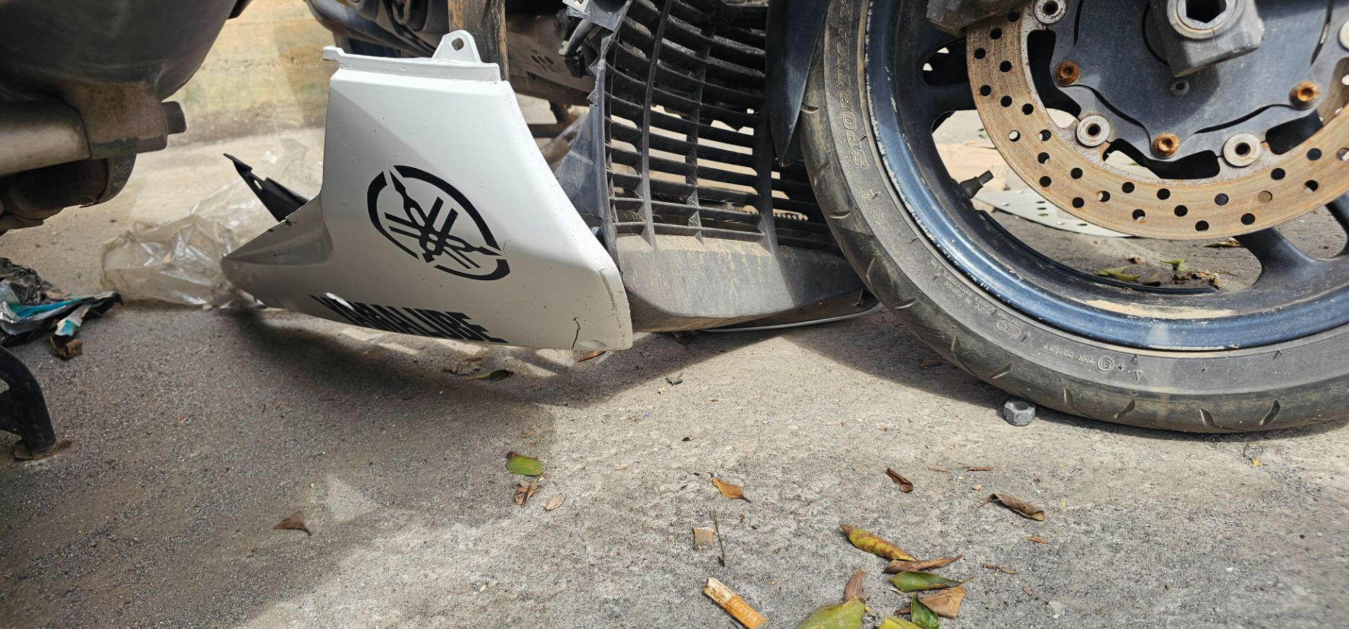 CARENADO DELANTERO DERECHO 1679975 CARENADO DELANTERO DERECHO 1679975