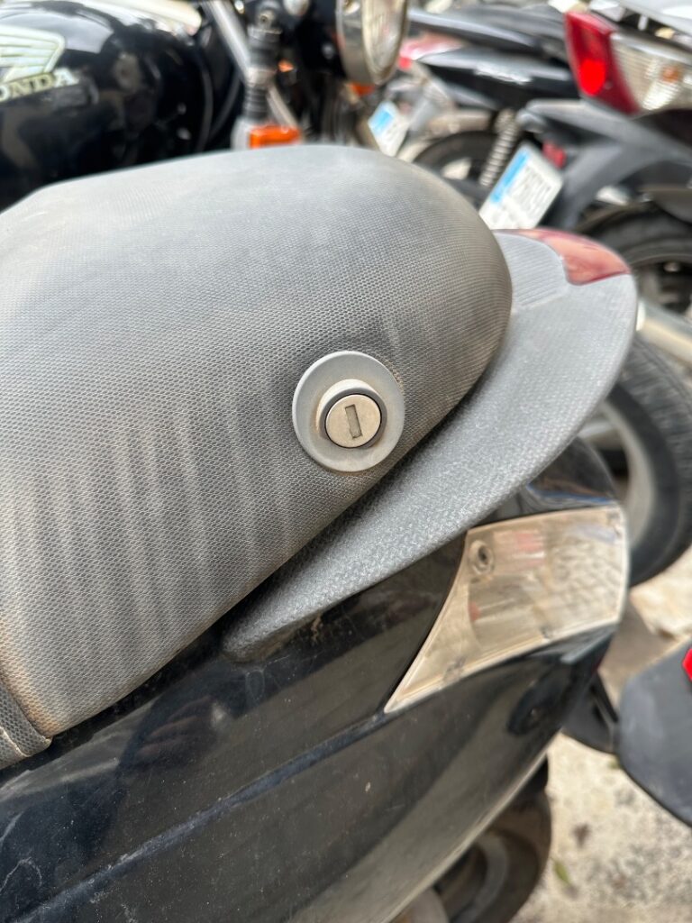 CERRADURA ASIENTO 1694862