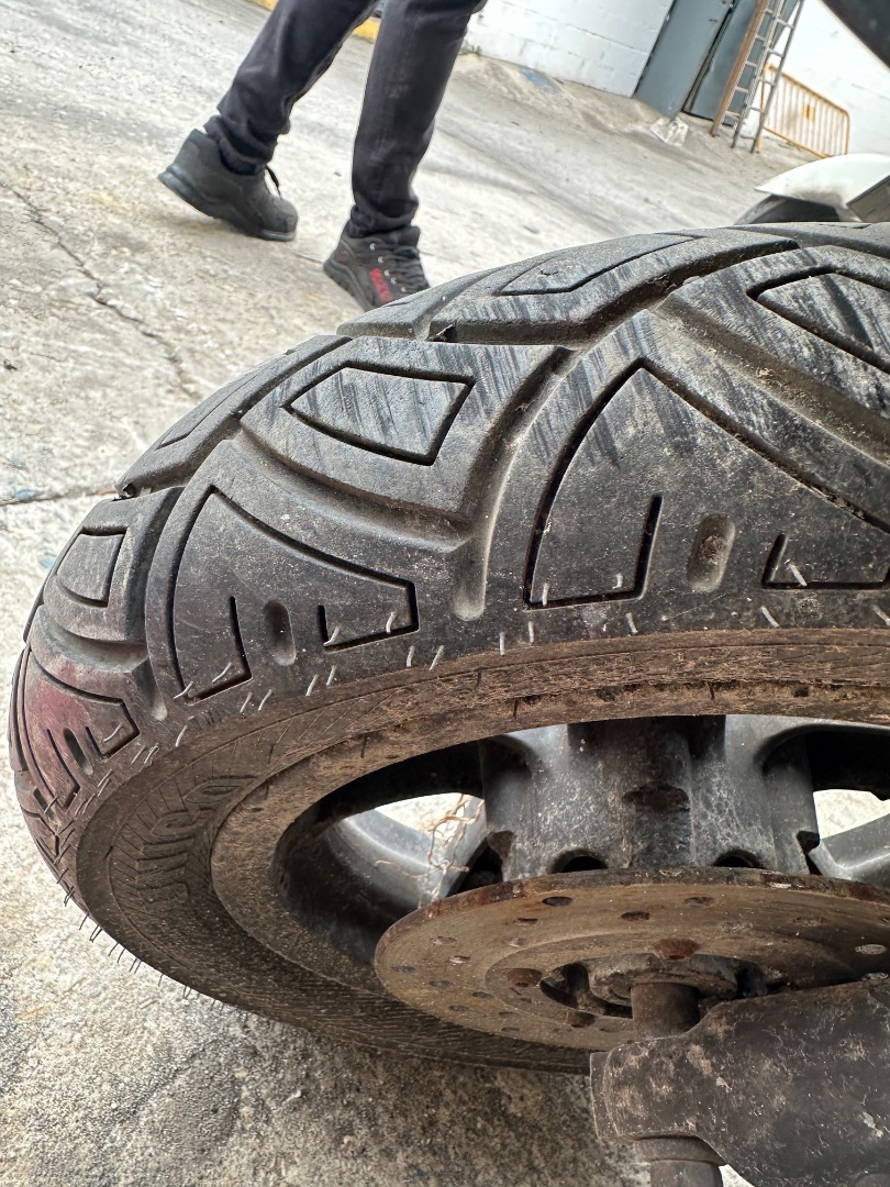 LLANTA DELANTERA 1694875 LLANTA DELANTERA 1694875