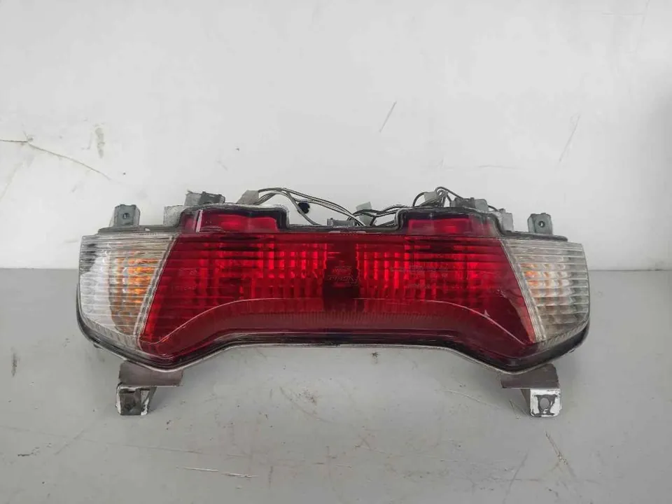 PILOTO TRASERO CENTRAL 1058222 PILOTO TRASERO CENTRAL 1058222