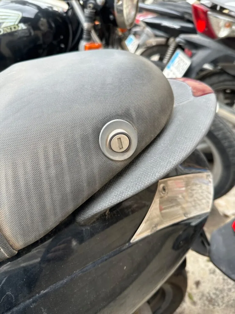 CERRADURA ASIENTO 1694862