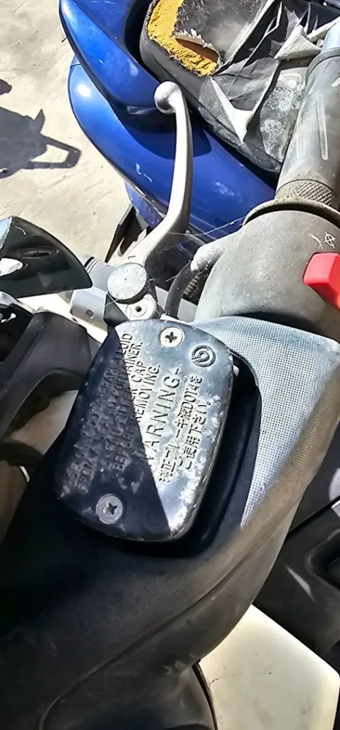 BOMBA FRENO DELANTERA 1679996