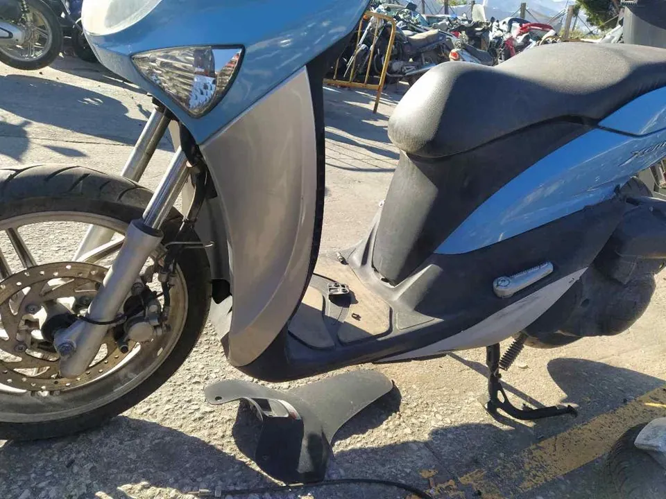 CARENADO DELANTERO IZQUIERDO 1367794